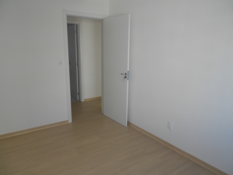 Apartamento com 3 quartos, 2 banheiros e 90m² para alugar no bairro Três Vendas, Pelotas