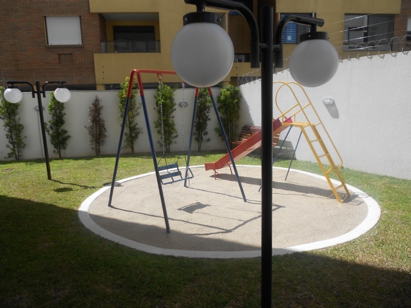 Apartamento com 3 quartos, 2 banheiros e 90m² para alugar no bairro Três Vendas, Pelotas