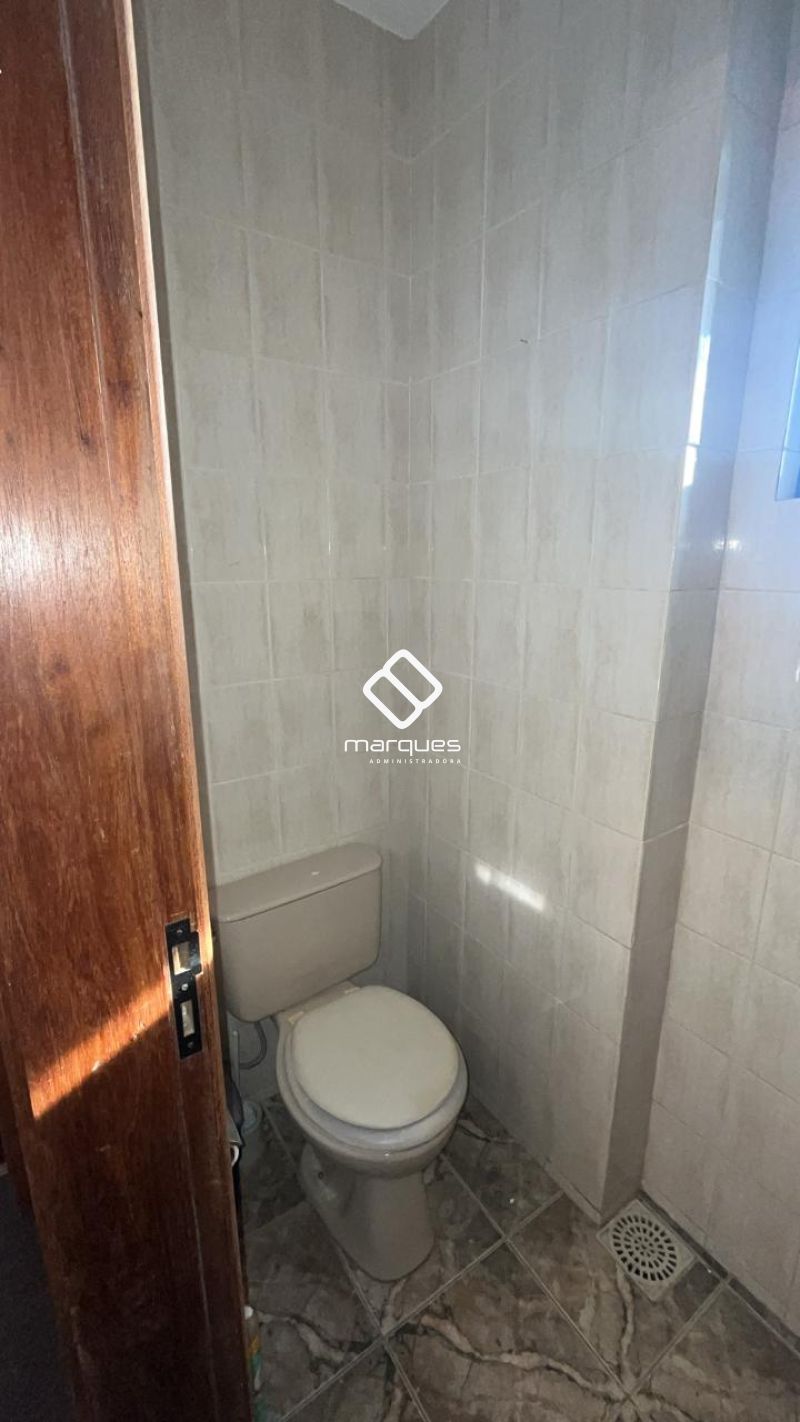 Sala com 1 banheiro e 75m² para alugar no bairro Centro, Pelotas