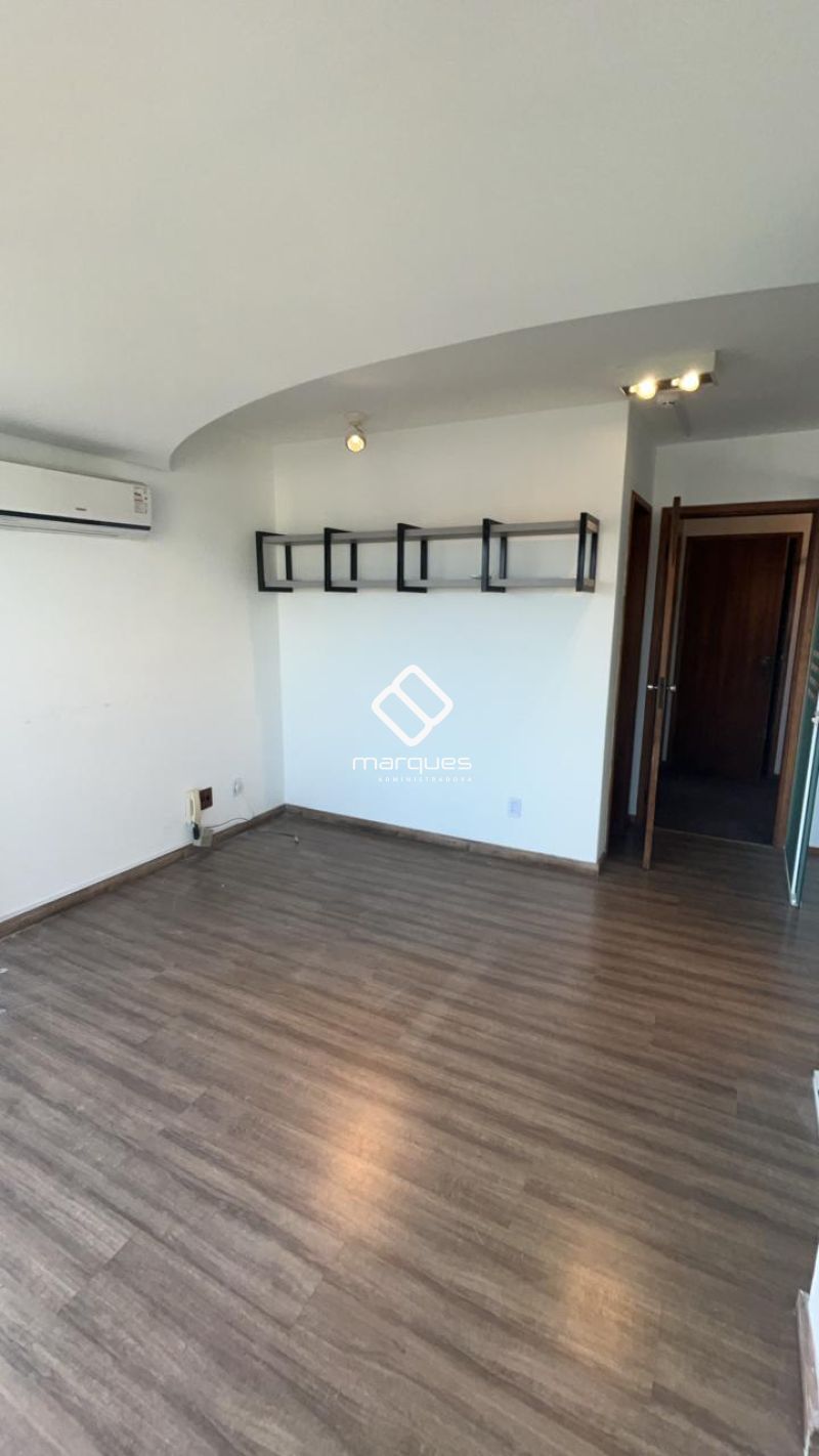 Sala com 1 banheiro e 75m² para alugar no bairro Centro, Pelotas