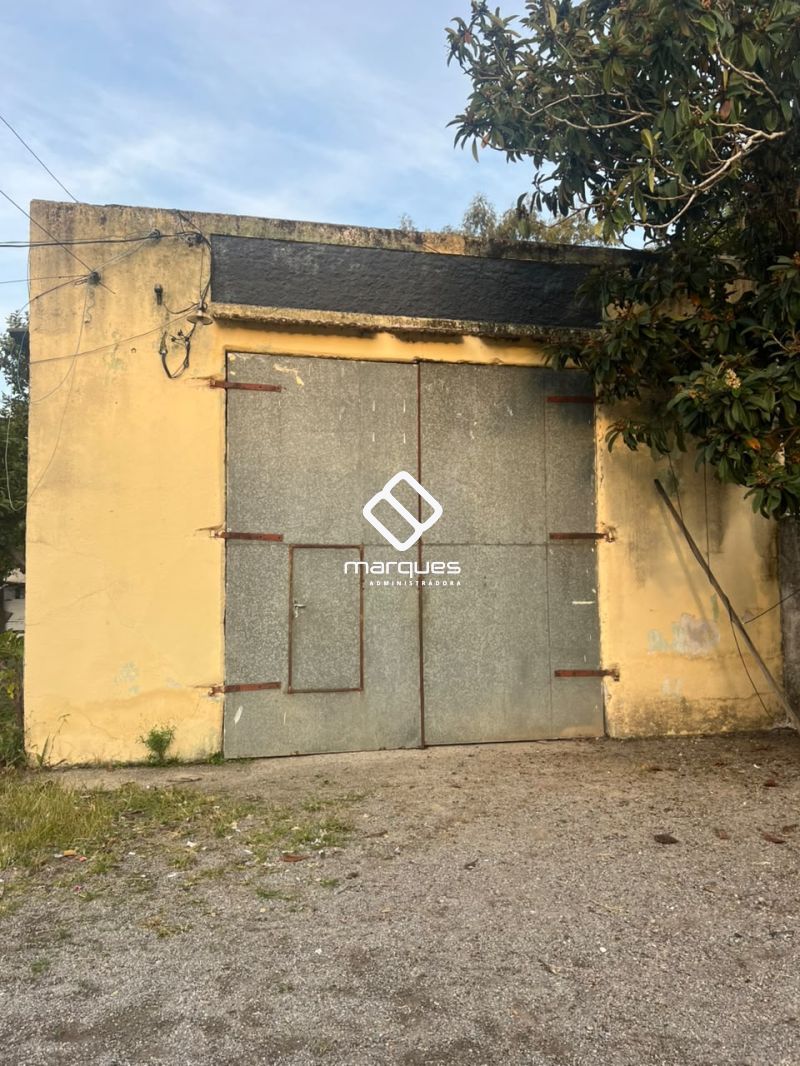 Pavilhão com 1 banheiro e 300m² para alugar no bairro Três Vendas, Pelotas