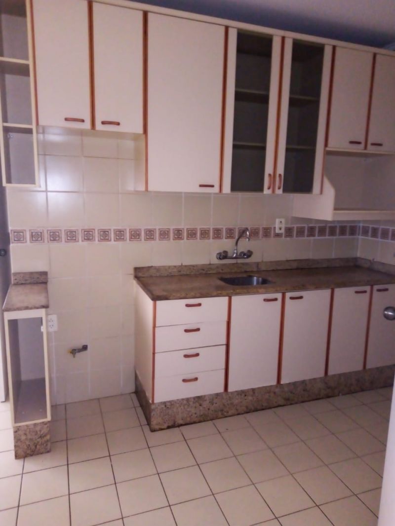 Apartamento com 2 quartos, 2 banheiros e 100m² para alugar no bairro Centro, Pelotas
