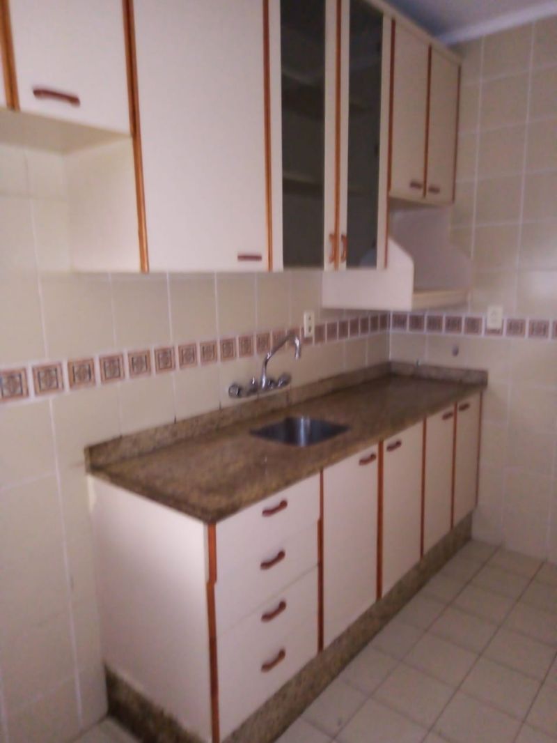 Apartamento com 2 quartos, 2 banheiros e 100m² para alugar no bairro Centro, Pelotas