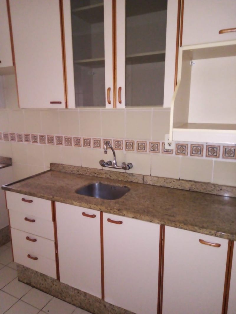 Apartamento com 2 quartos, 2 banheiros e 100m² para alugar no bairro Centro, Pelotas