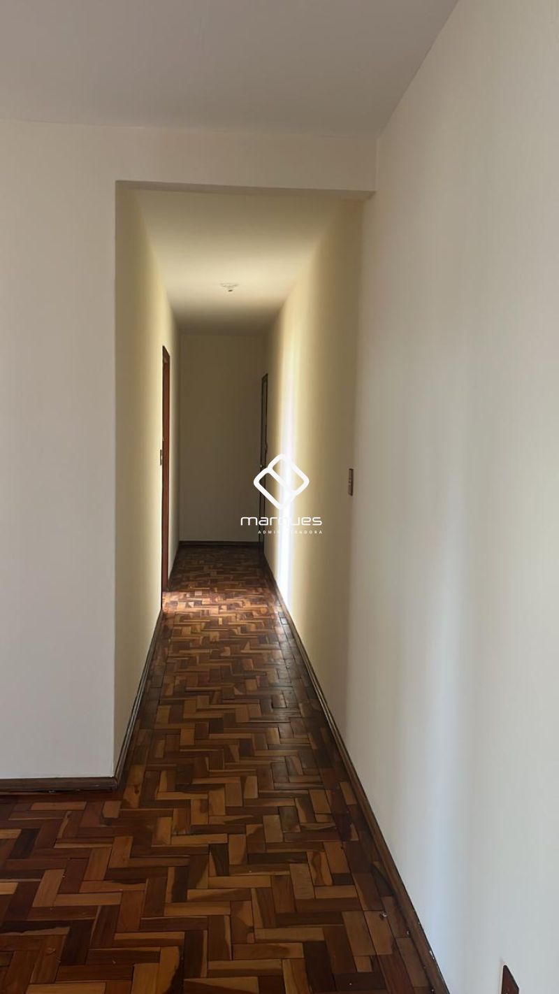 Apartamento com 3 quartos, 2 banheiros e 100m² para alugar no bairro Centro, Pelotas