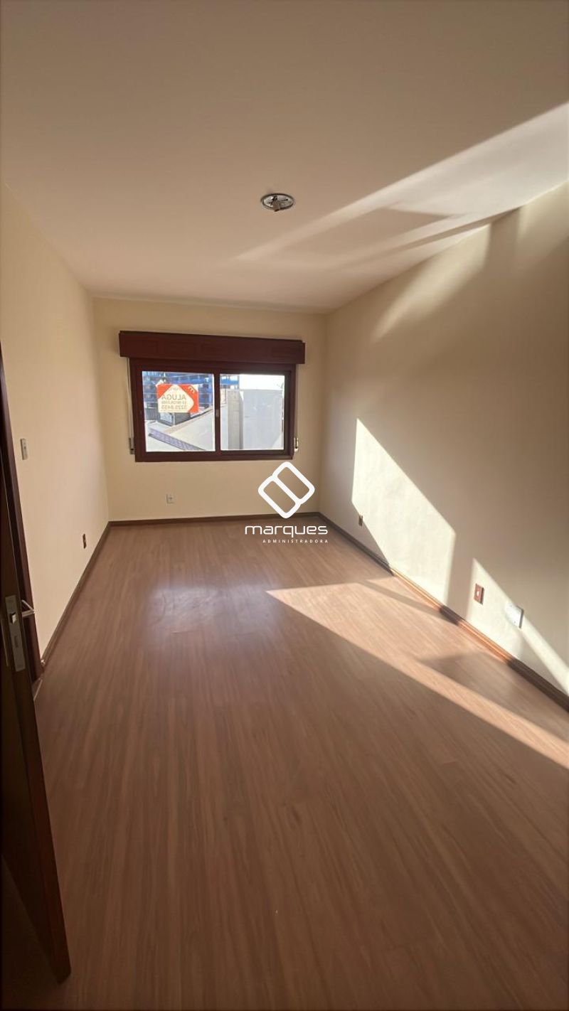 Apartamento com 3 quartos, 2 banheiros e 100m² para alugar no bairro Centro, Pelotas