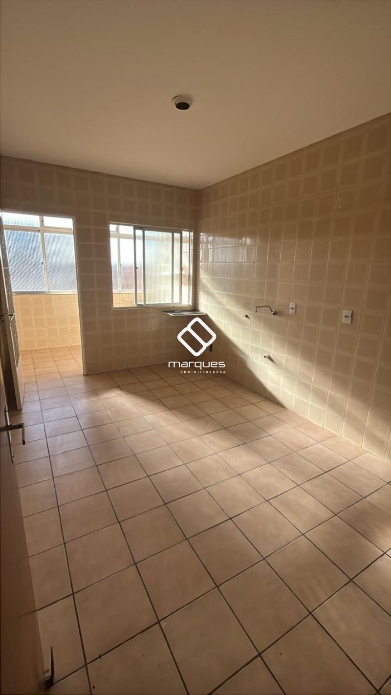 Apartamento com 3 quartos, 2 banheiros e 100m² para alugar no bairro Centro, Pelotas