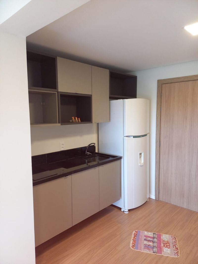 Apartamento com 1 quarto, 1 banheiro e 60m² para alugar no bairro Laranjal, Pelotas