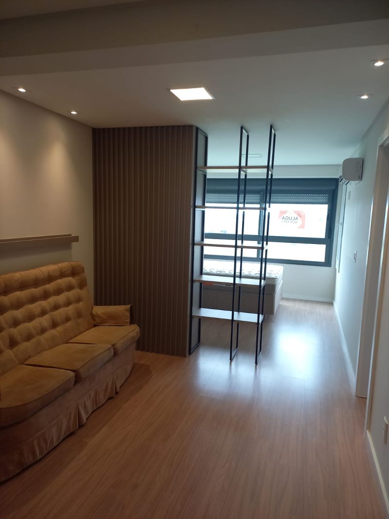 Apartamento com 1 quarto, 1 banheiro e 60m² para alugar no bairro Laranjal, Pelotas