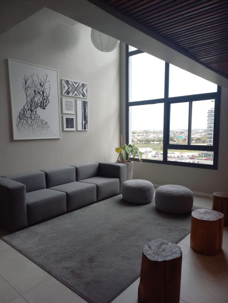 Apartamento com 1 quarto, 1 banheiro e 60m² para alugar no bairro Laranjal, Pelotas