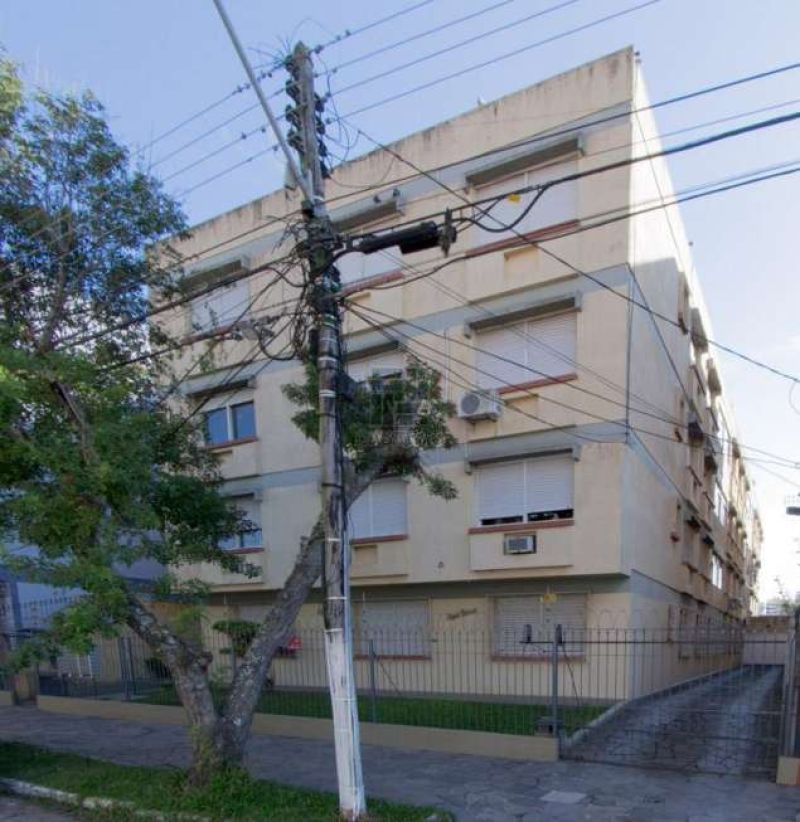 APARTAMENTO 2 Quartos e  1 Suíte no bairro CENTRO em PELOTAS