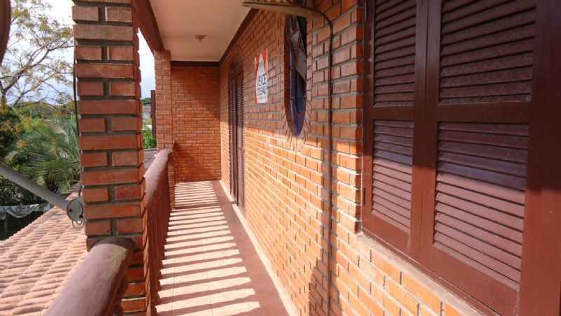 Casa com 2 quartos, 1 banheiro e 143m² à venda no bairro Laranjal, Pelotas