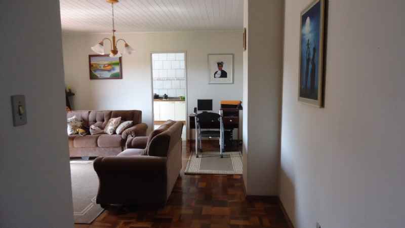 Casa com 2 quartos, 1 banheiro e 143m² à venda no bairro Laranjal, Pelotas