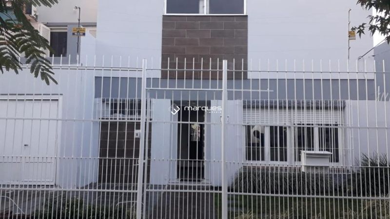 Casa com 4 quartos, 2 banheiros e 219m² à venda no bairro Centro, Pelotas