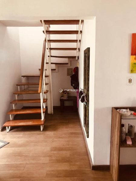 Casa com 4 quartos, 2 banheiros e 219m² à venda no bairro Centro, Pelotas