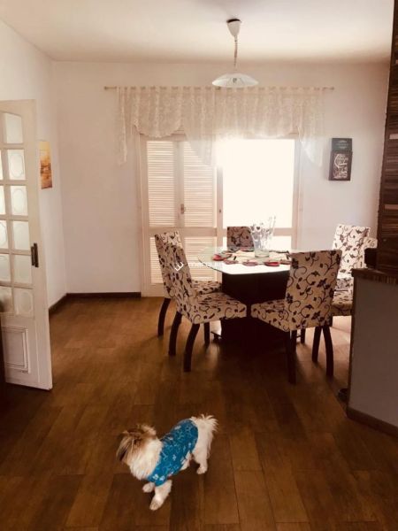 Casa com 4 quartos, 2 banheiros e 219m² à venda no bairro Centro, Pelotas