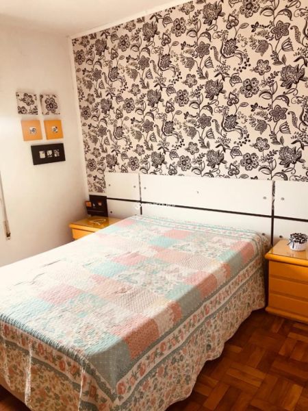 Casa com 4 quartos, 2 banheiros e 219m² à venda no bairro Centro, Pelotas