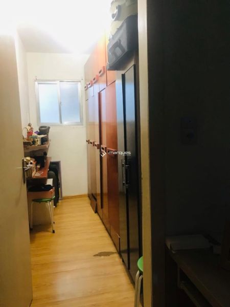 Casa com 4 quartos, 2 banheiros e 219m² à venda no bairro Centro, Pelotas