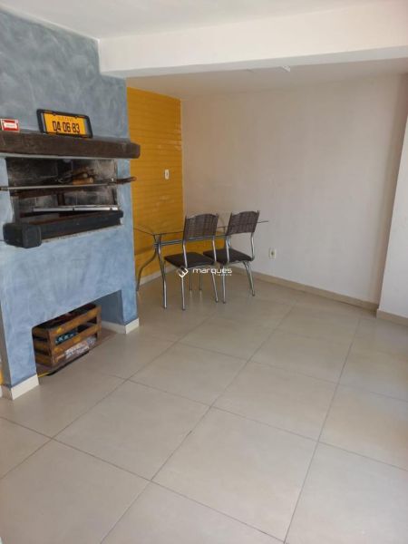 Casa com 4 quartos, 2 banheiros e 219m² à venda no bairro Centro, Pelotas