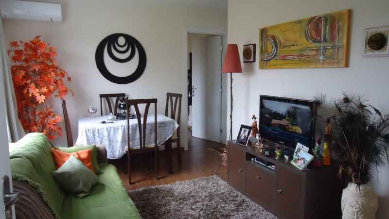 Apartamento com 2 quartos, 1 banheiro e 56m² à venda no bairro Três Vendas, Pelotas