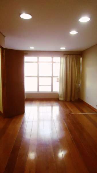 Sala com 62m² à venda no bairro Centro, Pelotas
