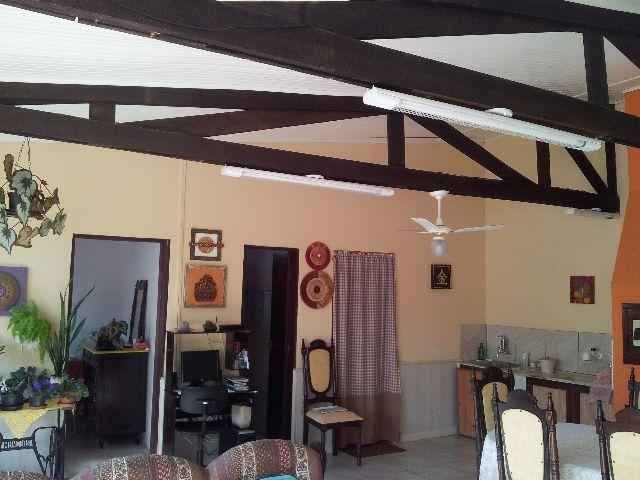 Casa com 4 quartos, 1 banheiro e 174m² à venda no bairro Laranjal, Pelotas