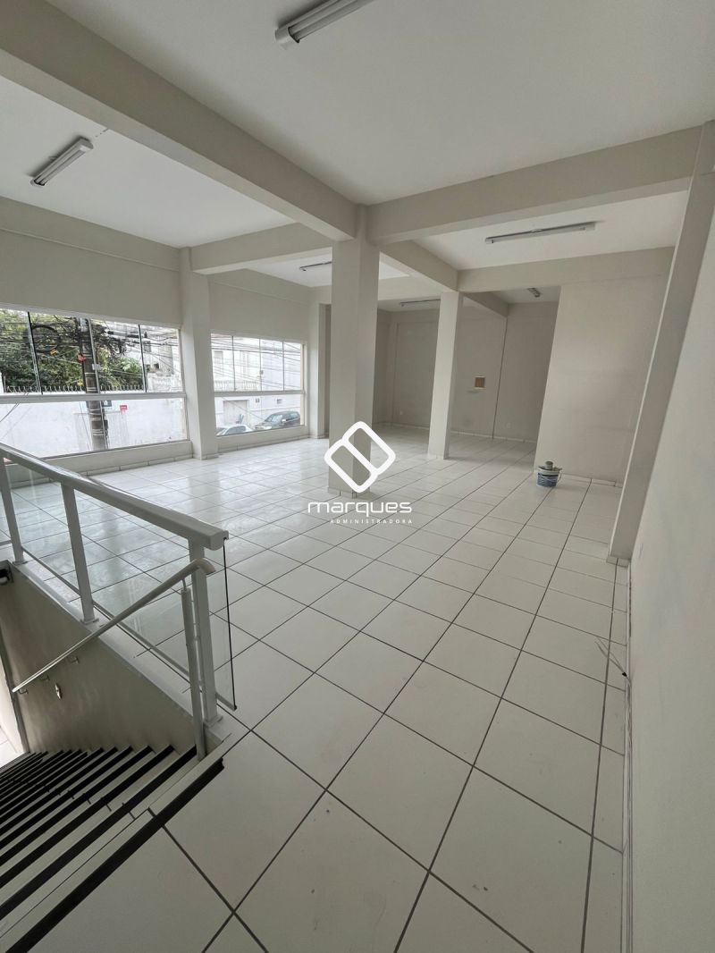 Sala com 1 banheiro e 50m² para alugar no bairro Centro, Pelotas