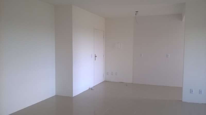 Apartamento com 3 quartos, 1 banheiro e 116m² à venda no bairro Laranjal, Pelotas