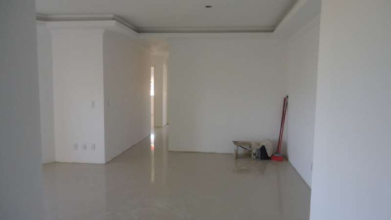 Apartamento com 3 quartos, 1 banheiro e 116m² à venda no bairro Laranjal, Pelotas