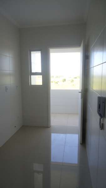 Apartamento com 3 quartos, 1 banheiro e 116m² à venda no bairro Laranjal, Pelotas