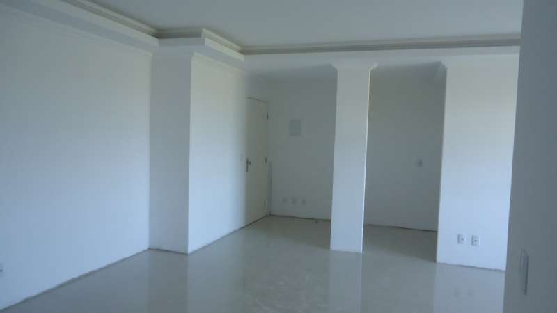 Apartamento com 3 quartos, 1 banheiro e 116m² à venda no bairro Laranjal, Pelotas