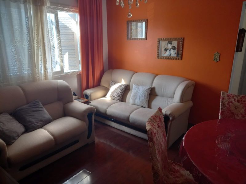 Apartamento com 2 quartos, 1 banheiro e 62m² para alugar no bairro Centro, Pelotas