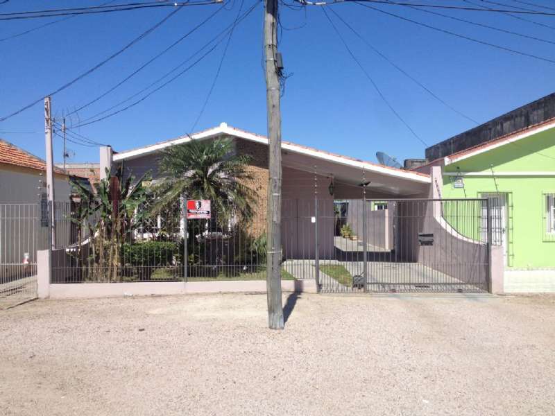 Casa com 3 quartos, 3 banheiros e 220m² à venda no bairro Fragata, Pelotas