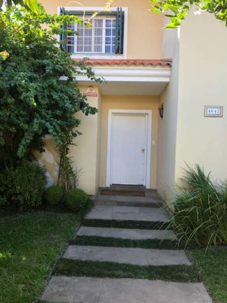 Sobrado com 3 quartos, 3 banheiros e 380m² à venda no bairro Centro, Pelotas