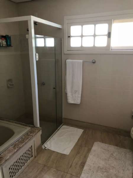 Sobrado com 3 quartos, 3 banheiros e 380m² à venda no bairro Centro, Pelotas