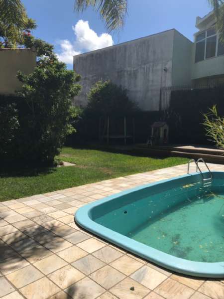 Sobrado com 3 quartos, 3 banheiros e 380m² à venda no bairro Centro, Pelotas