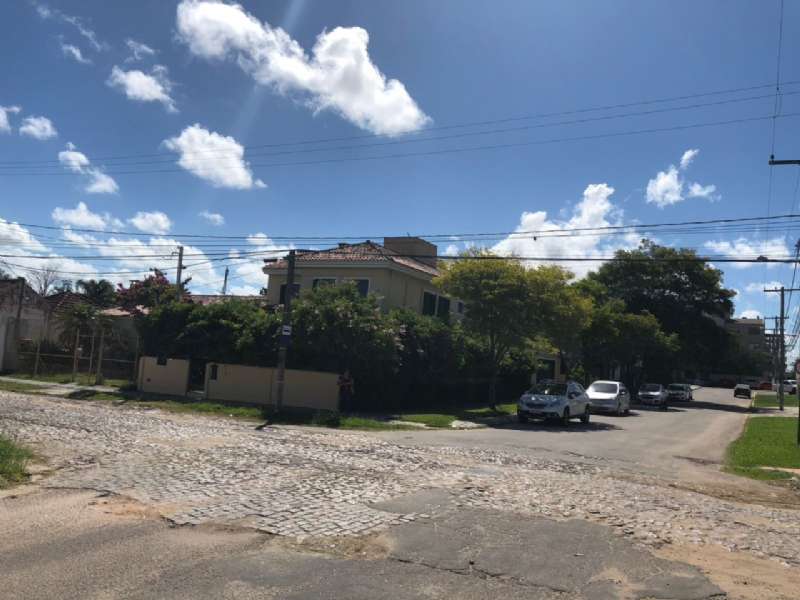 Sobrado com 3 quartos, 3 banheiros e 380m² à venda no bairro Centro, Pelotas