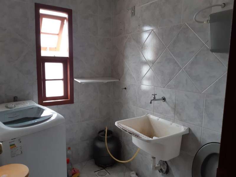 Sobrado com 3 quartos, 2 banheiros e 429m² à venda no bairro Centro, Pelotas