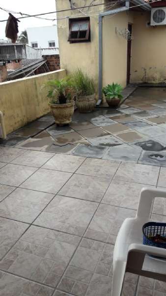 Sobrado com 3 quartos, 2 banheiros e 429m² à venda no bairro Centro, Pelotas