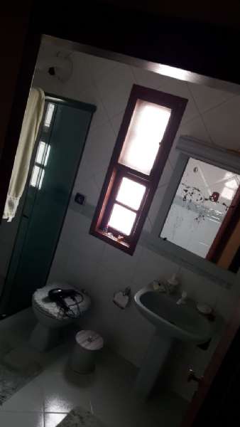Sobrado com 3 quartos, 2 banheiros e 429m² à venda no bairro Centro, Pelotas