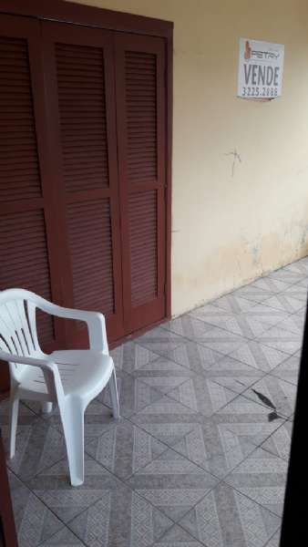 Sobrado com 3 quartos, 2 banheiros e 429m² à venda no bairro Centro, Pelotas
