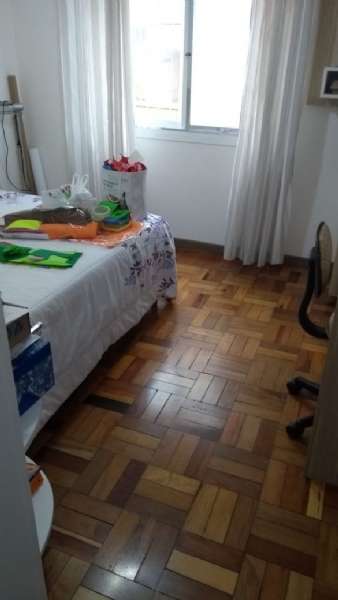 Apartamento com 3 quartos, 2 banheiros e 132m² à venda no bairro Centro, Pelotas