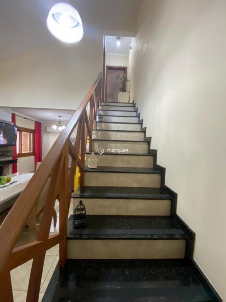 Casa com 3 quartos, 3 banheiros e 180m² à venda no bairro Laranjal, Pelotas