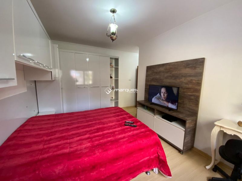 Casa com 3 quartos, 3 banheiros e 180m² à venda no bairro Laranjal, Pelotas