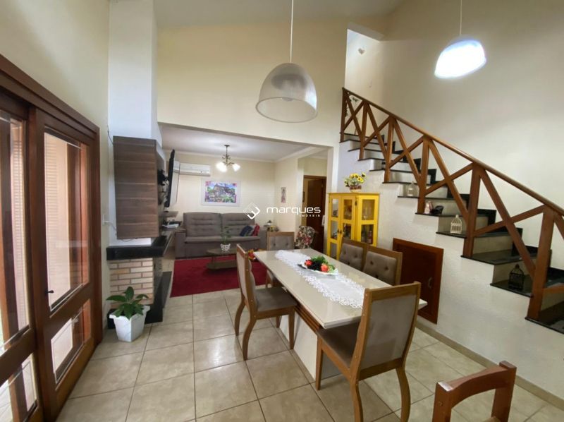 Casa com 3 quartos, 3 banheiros e 180m² à venda no bairro Laranjal, Pelotas