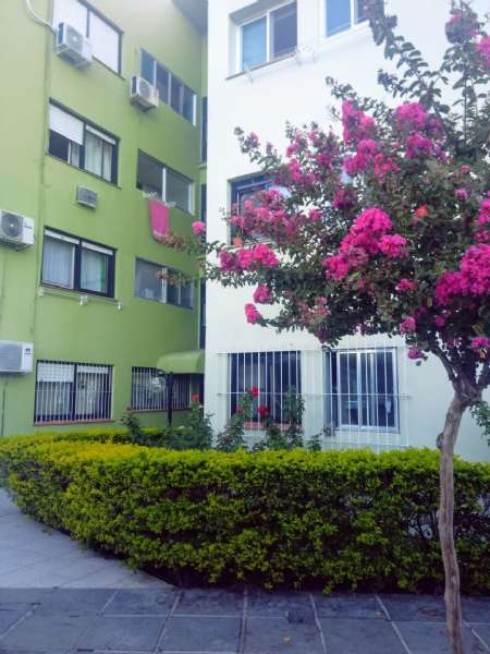 Apartamento com 2 quartos, 1 banheiro e 90m² à venda no bairro Centro, Pelotas