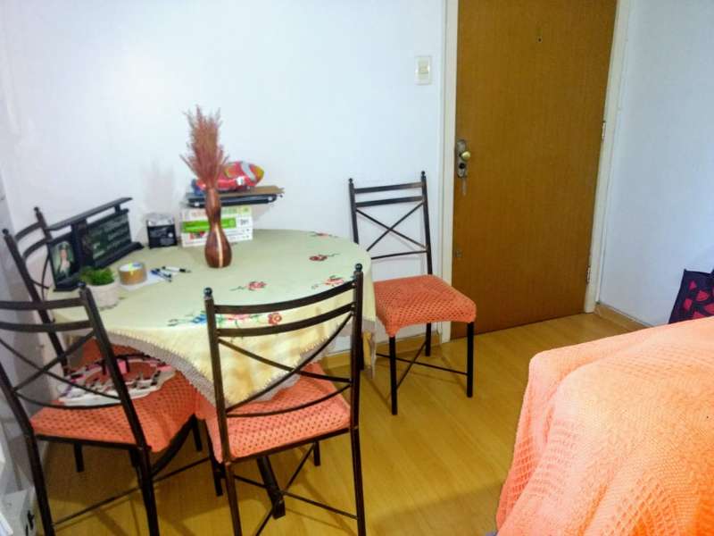 Apartamento com 2 quartos, 1 banheiro e 90m² à venda no bairro Centro, Pelotas