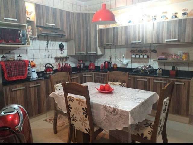 Casa com 3 quartos, 4 banheiros e 300m² à venda no bairro Fragata, Pelotas