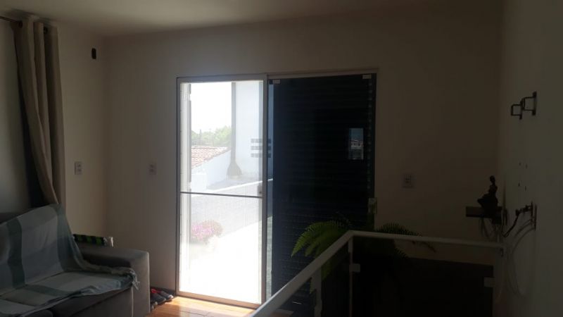 Casa com 2 quartos, 2 banheiros e 140m² à venda no bairro Laranjal, Pelotas