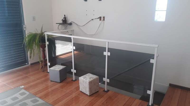 Casa com 2 quartos, 2 banheiros e 140m² à venda no bairro Laranjal, Pelotas